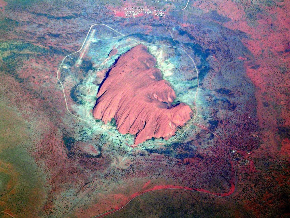 uluru-aerial-view-1